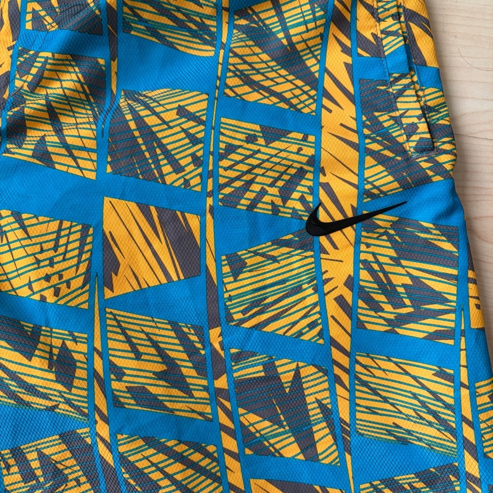 Nike Sz M Men's Board Shorts Swim Suit Elastic Waistband Pockets, Lined, Beach - Picture 6 of 8